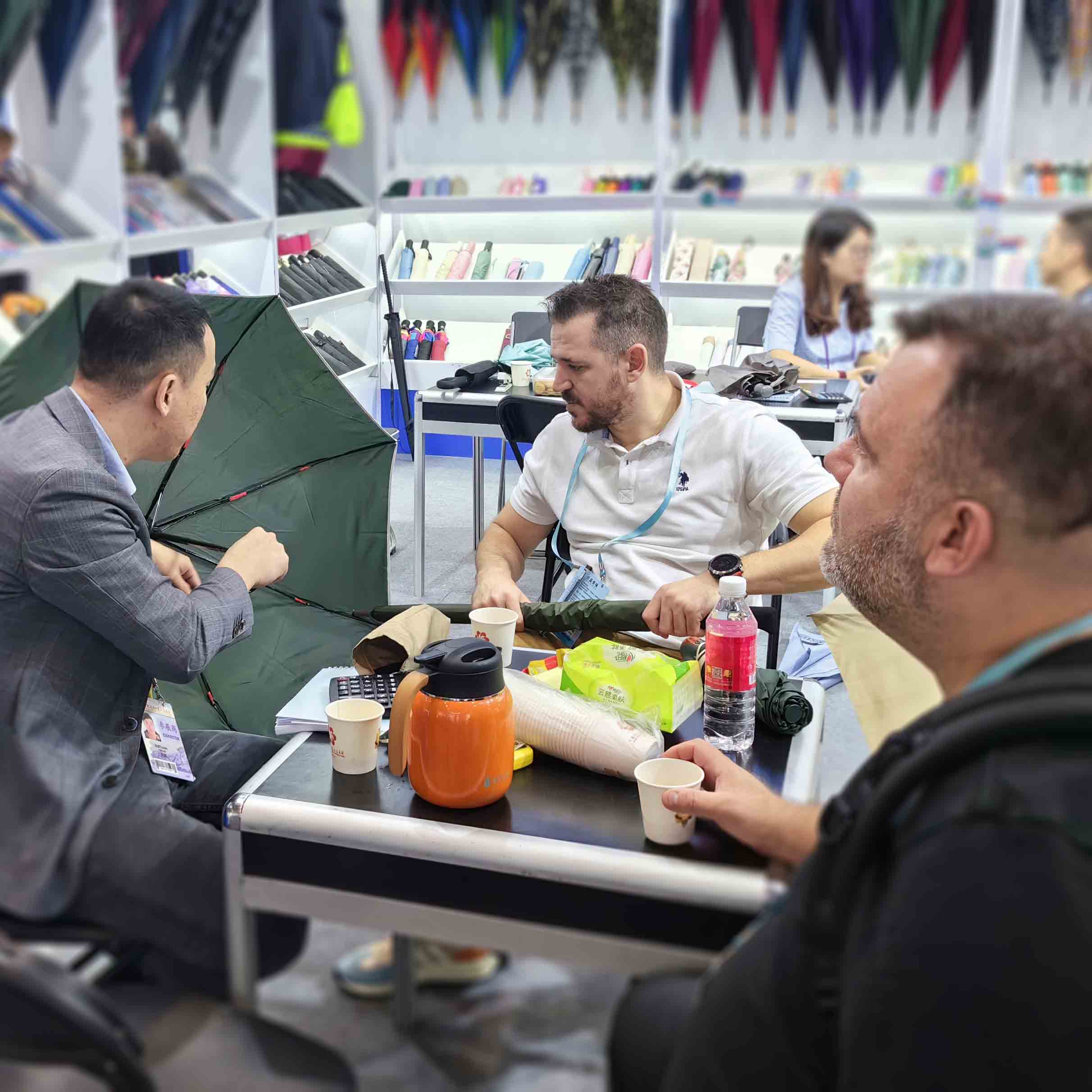 優(yōu)安納傘業(yè)：品牌出海展實力，多元拓展贏未來